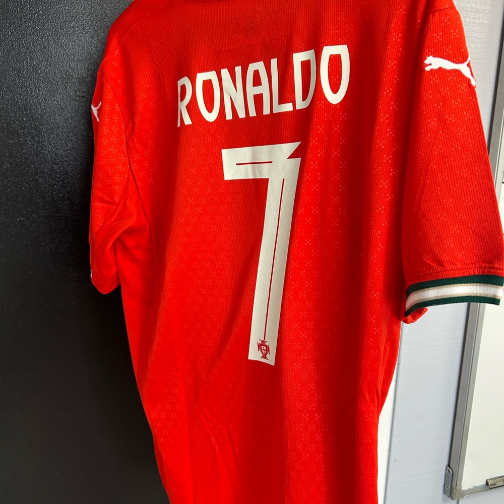 Puma Portugal Cristiano Ronaldo jersey - Picture 4 of 7
